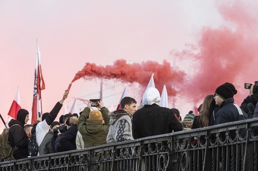 Marsz Niepodległości zakończył się na błoniach Stadionu Narodowego