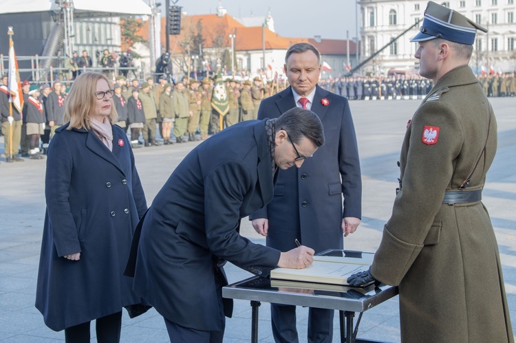 Przed Grobem Nieznanego Żołnierza