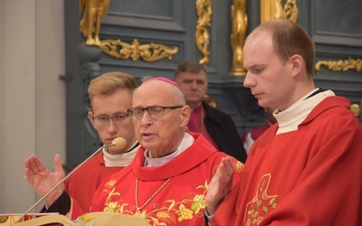 Eucharystii przewodniczył bp Wiesław Mering, biskup senior diecezji włocławskiej.