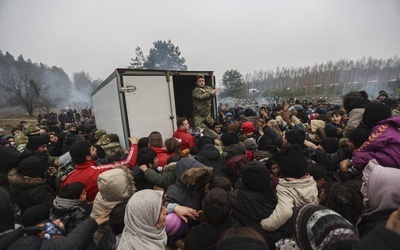 MSWiA: Po stronie białoruskiej trwają przygotowania do stworzenia dużego obozu migrantów