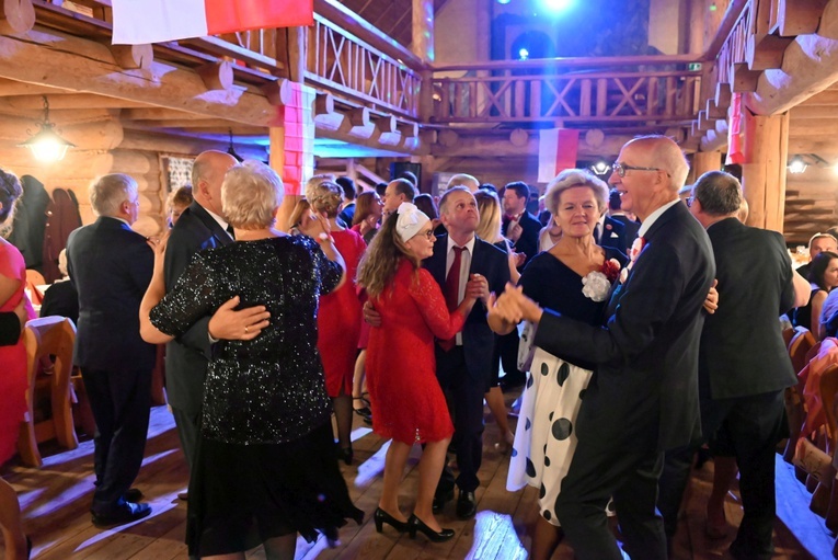 Bal Niepodległości w Dziećmorowicach