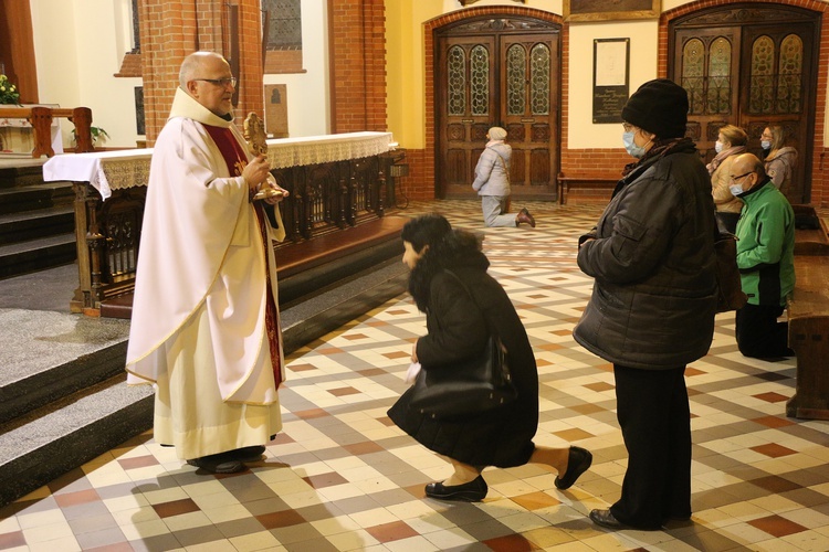 120. rocznica poświęcenia kościoła na Karłowicach i wprowadzenie relikwii bł kard. Wyszyńskiego