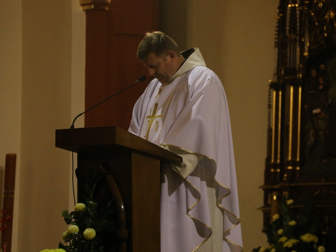 120. rocznica poświęcenia kościoła na Karłowicach i wprowadzenie relikwii bł kard. Wyszyńskiego