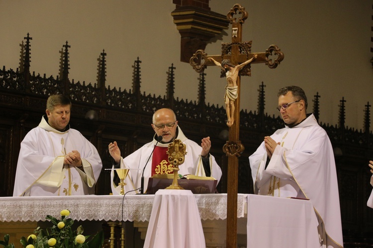 120. rocznica poświęcenia kościoła na Karłowicach i wprowadzenie relikwii bł kard. Wyszyńskiego