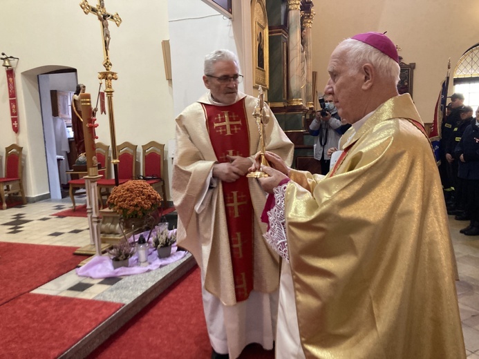 Przekazanie relikwii bł. kard. Stefana Wyszyńskiego w Boguszowie-Gorcach