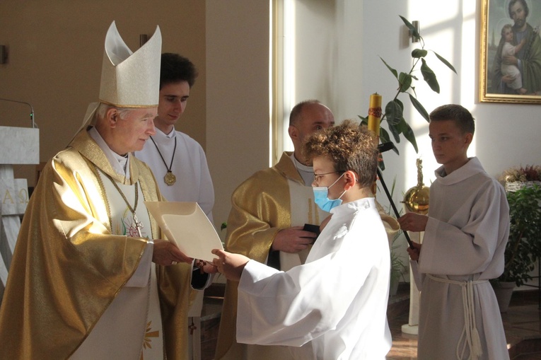 Tarnów. Błogosławieństwo nowych lektorów dekanatu Tarnów-Południe
