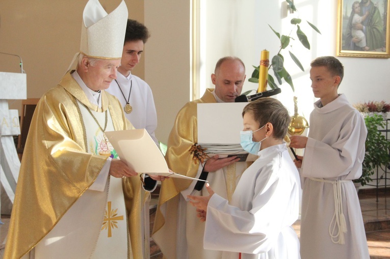 Tarnów. Błogosławieństwo nowych lektorów dekanatu Tarnów-Południe