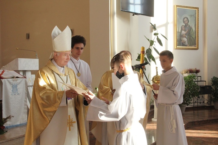 Tarnów. Błogosławieństwo nowych lektorów dekanatu Tarnów-Południe