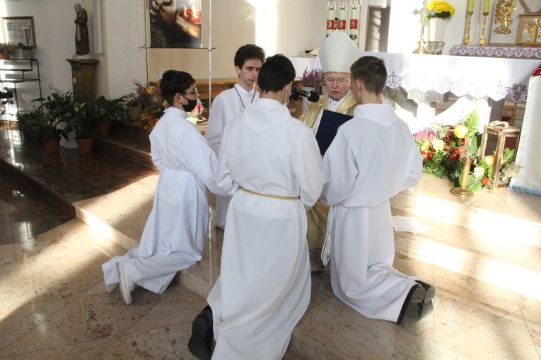 Tarnów. Błogosławieństwo nowych lektorów dekanatu Tarnów-Południe