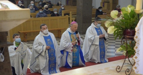 Krzyż karawaka w skarżyskiej Ostrej Bramie