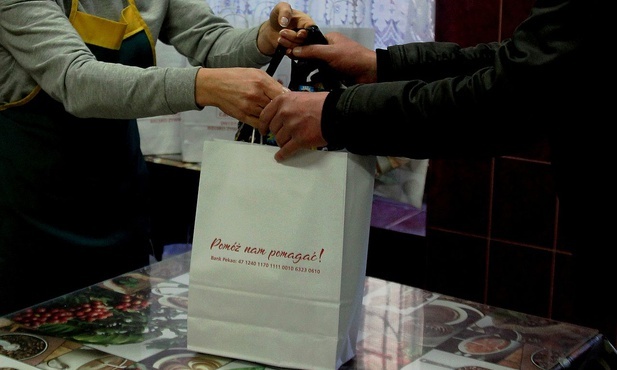 Ubodzy zostaną obdarowani m.in. prezentami przygotowanymi przez Caritas Bielsko-Żywiecką.