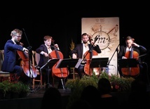 Adam Krzeszowiec, Wojciech Fudala, Krzysztof Karpeta i Tomasz Daroch od 10 lat tworzą Polish Cello Quartet.