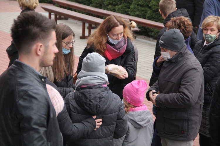 Tarnów. Światowy Dzień Ubogich w parafii Miłosierdzia Bożego