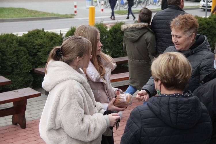 Tarnów. Światowy Dzień Ubogich w parafii Miłosierdzia Bożego