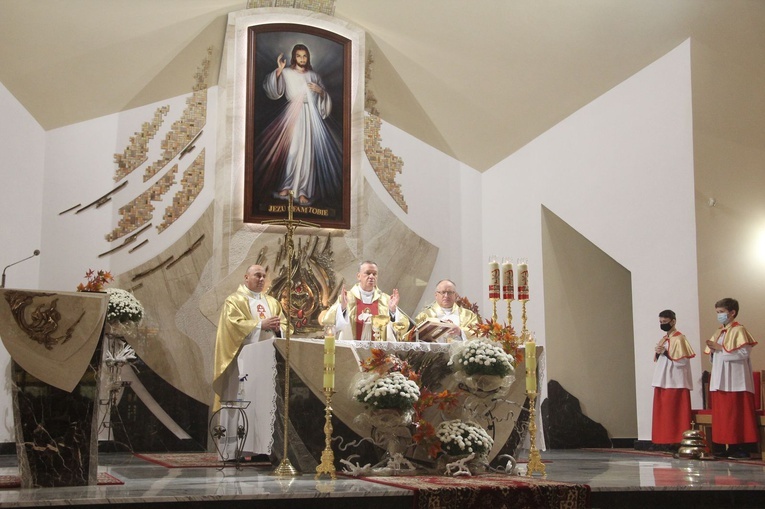 Tarnów. Światowy Dzień Ubogich w parafii Miłosierdzia Bożego