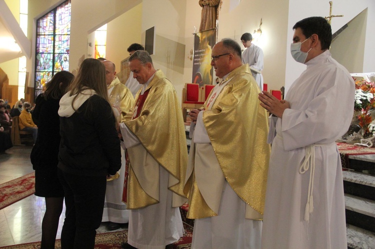 Tarnów. Światowy Dzień Ubogich w parafii Miłosierdzia Bożego