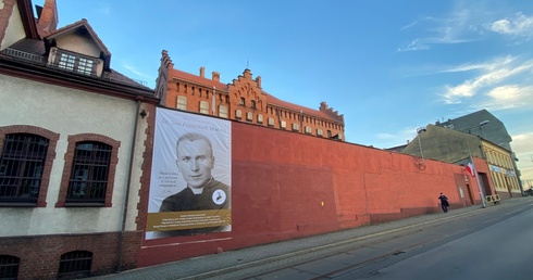 Wizerunek ks. Machy na areszcie w Mysłowicach