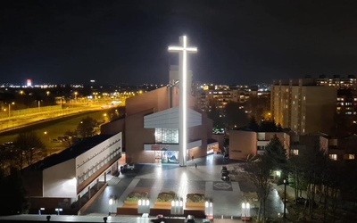 Parafia św. Andrzeja Boboli zaprasza do wspólnej modlitwy.
