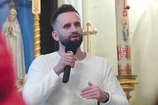 	Grzegorz Czerwicki podczas spotkania w kościele Matki Bożej Szkaplerznej.