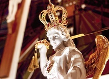 Wspólnota parafialna zawierzyła się opiece Wodza Niebieskich Zastępów.