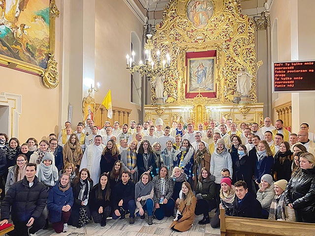 	Wspólne zdjęcie uczestników spotkania.