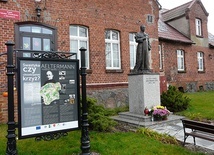 Pomnik ks. Aeltermanna w Mierzeszynie.