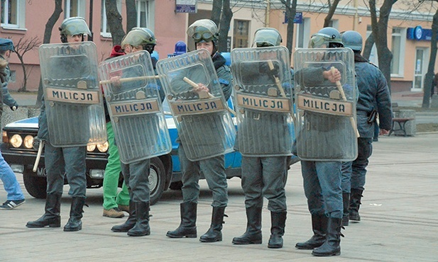 Drezyna, Katowice dla Stalina i koszykówka