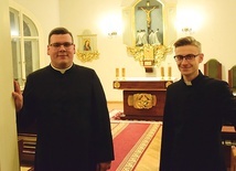 ◄	Diakoni pokazują najistotniejsze miejsce swojej formacji – pierwszym wychowawcą i formatorem jest Bóg.