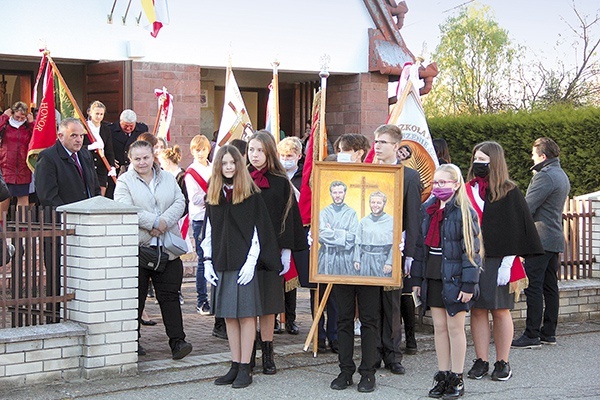 Uroczystość nadania placówce imienia bł. o. Michała Tomaszka i pochodzącego z niedalekiej Zawady bł. o. Zbigniewa Strzałkowskiego.