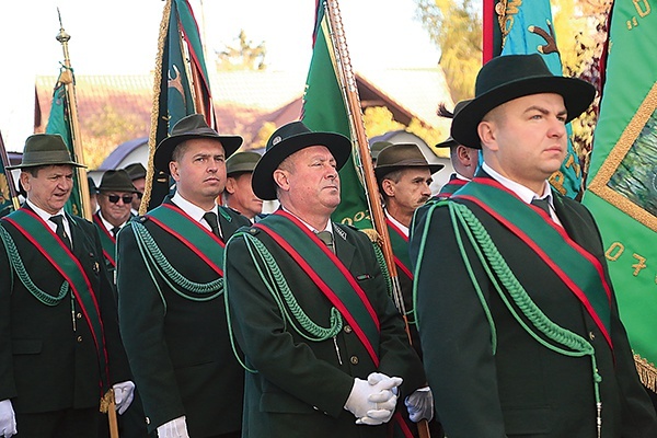 Myśliwi w sanktuarium w Odporyszowie.  W diecezji tarnowskiej jest ich ponad 4 tys.