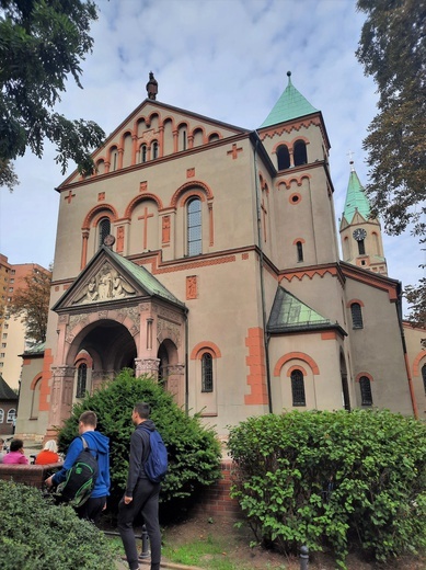 Zobacz miejsca związane z ks. Machą