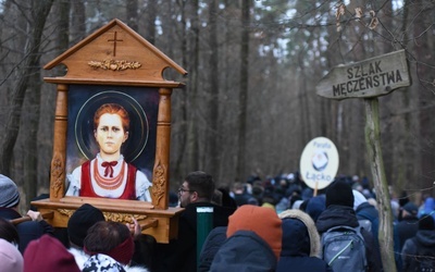 Wejście do rudziańskiego lasu.