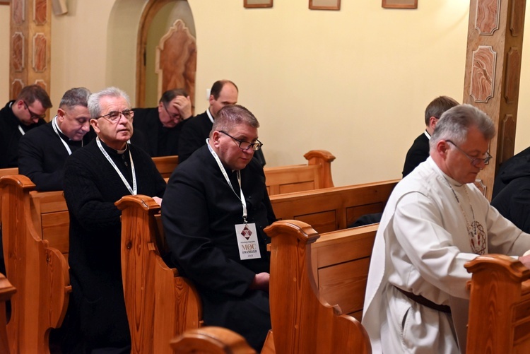 Diecezjalne rekolekcje zaczęły się od księży