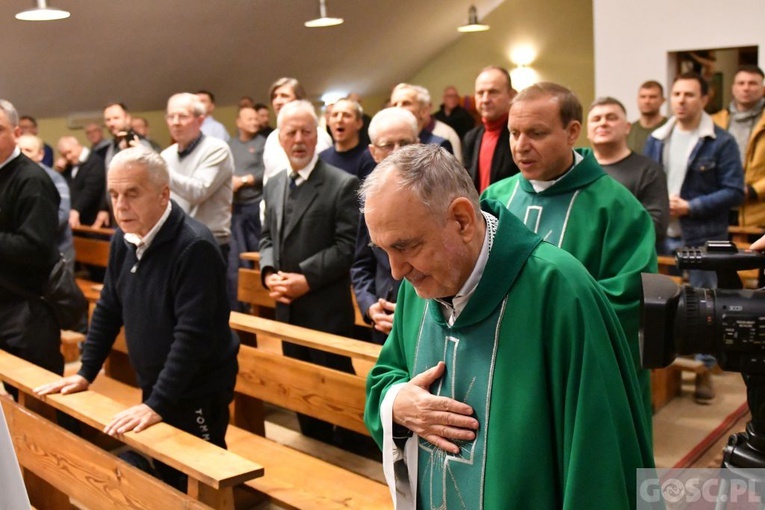 W Rokitnie trwają rekolekcje dla mężczyzn z o. Antonello Cadeddu