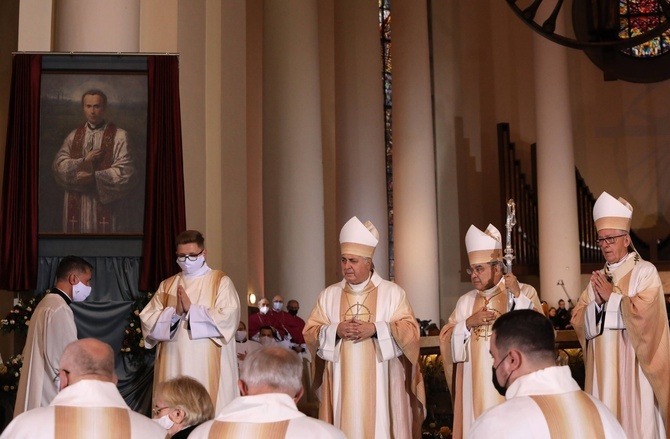 Beatyfikacja sługi Bożego Jana Franciszka Machy w katowickiej katedrze cz.1