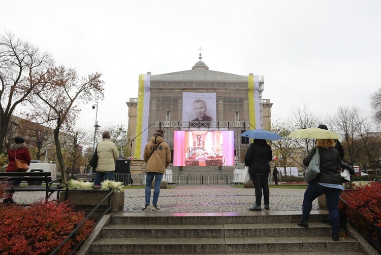 Beatyfikacja sługi Bożego Jana Franciszka Machy w katowickiej katedrze cz.1