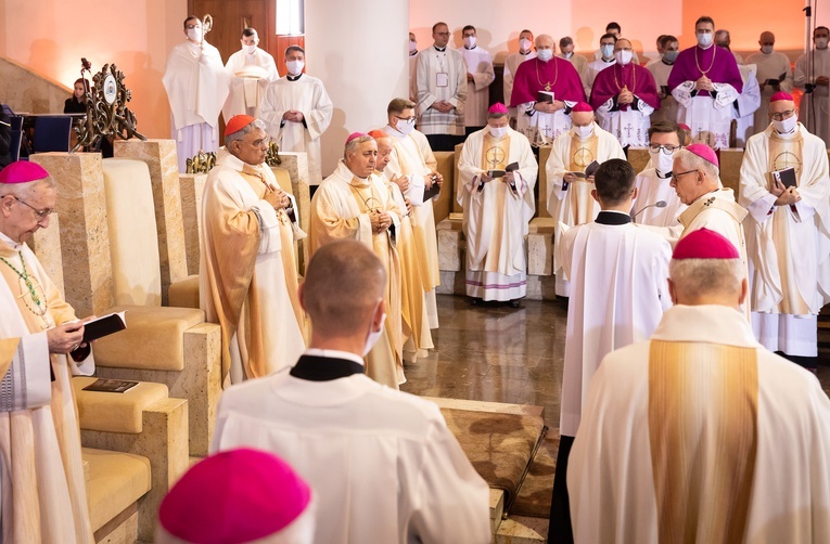 Beatyfikacja sługi Bożego Jana Franciszka Machy w katowickiej katedrze cz.2