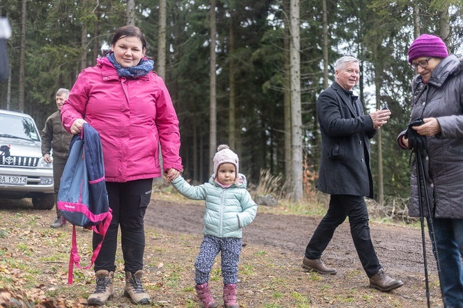 Poświęcenie nowego krzyża na Rogowcu