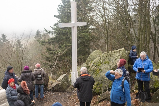 Poświęcenie nowego krzyża na Rogowcu