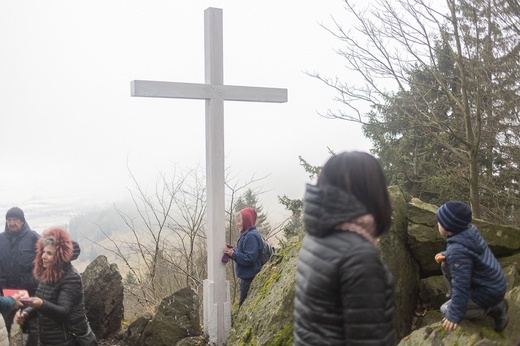 Poświęcenie nowego krzyża na Rogowcu