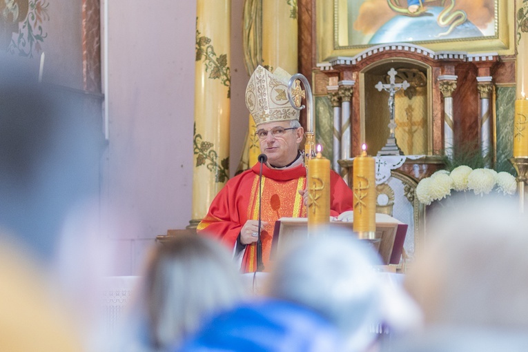 Poświęcenie nowego krzyża na Rogowcu