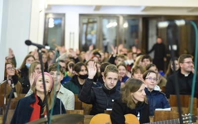 Dzięki transmisji młodzi mogli się zobaczyć i pozdrowić.