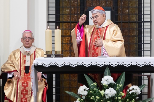 Katowice. Kardynał Marcello Semeraro odprawił Mszę Świetą w katowickim Klasztorze Siostr Karmelitanek.