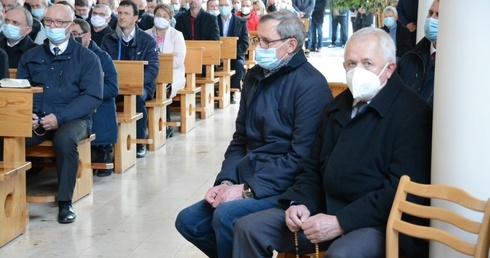 Warunkami są wierność i posłuszeństwo