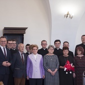 Pamiątkowe zdjęcie uczestników spotkania.