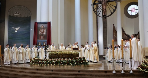 Abp Skworc: Budujmy przestrzeń Bożego Królestwa i wzywajmy wstawiennictwa i bł. Jana Franciszka Machy 