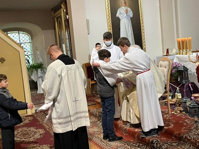 Nowe zastępy służby liturgicznej w parafiach