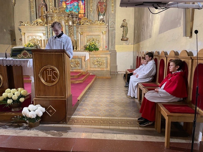 Nowe zastępy służby liturgicznej w parafiach