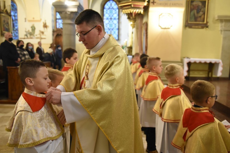 17 ministrantów w Szczepanowie