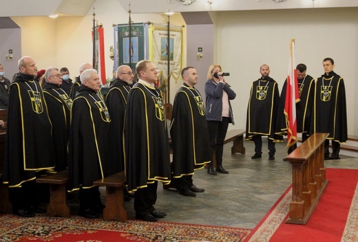 Chorągiew Rycerzy Jana Pawła II powstała w parafii św. Wawrzyńca w Grojcu